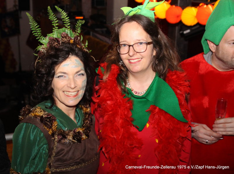 Kerstin Celina und Lore Koerber-Becker bei den Carneval-Freunden Zellerau. Foto von: Hans-Jürgen Zapf.