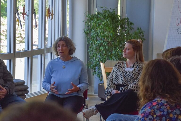 Im Gespräch mit psychisch kranken Menschen